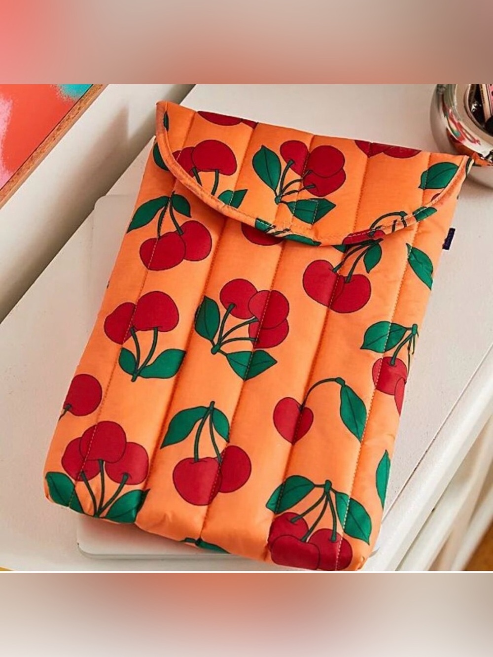 BAGGU Puffy Laptop Sleeve 13”/14” Sherbert Cherry - Picture 6 of 10